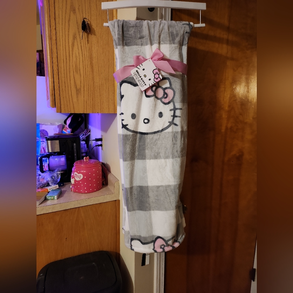 Hello Kitty Blanket NWT